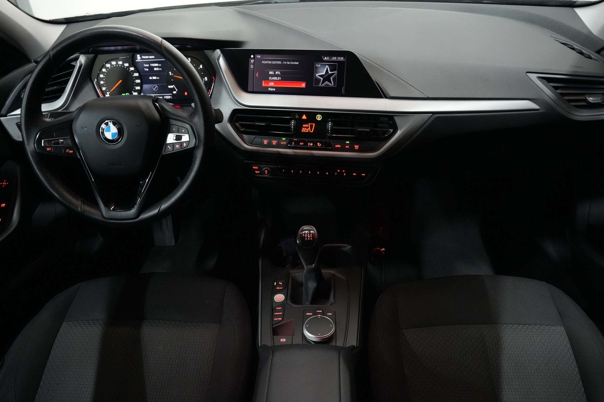 BMW 116 d LED EURO 6d Garantie, Auto's, BMW, Voorwielaandrijving, Lane Departure Warning, Zwart, Bedrijf