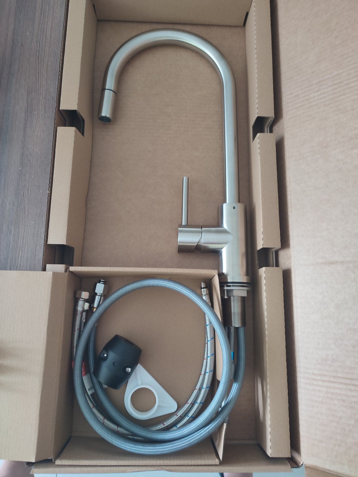 Nieuwe keukenkraan Rvs Lanesto met uitrekbare uitloop

afhal, Ophalen of Verzenden, Nieuw