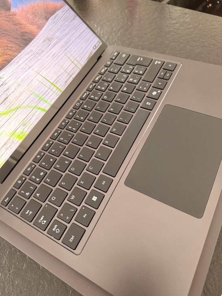 Microsoft Surface Laptop 7 Snapdragon X Elite 16GB 1TB, 14 pouces, Avec écran tactile, Snapdragon X 12 core X1E80100 @3.4GHz, Comme neuf