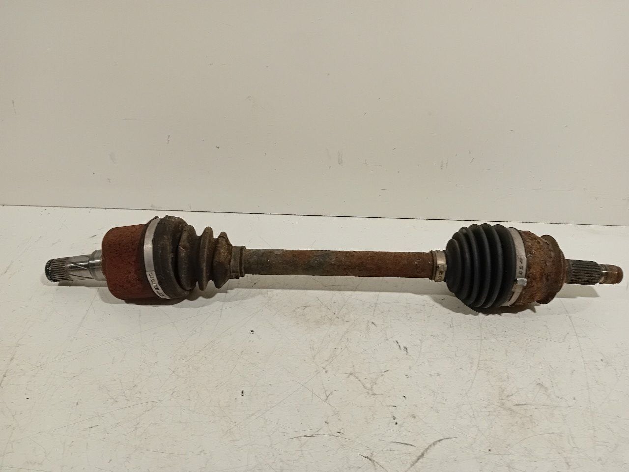 Aandrijfas links voor Mini Clubman, Onderdelen@venauto.nl, Van der Ven Autorecycling B.V., Ettenseweg 76, 4706 PB Roosendaal, The Netherlands