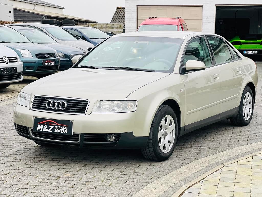 AUDI A4 2.0i * BENZINE * AUTOMAAT * AIRCO * 155.000 Km, Automaat, 4 deurs, A4, Berline
