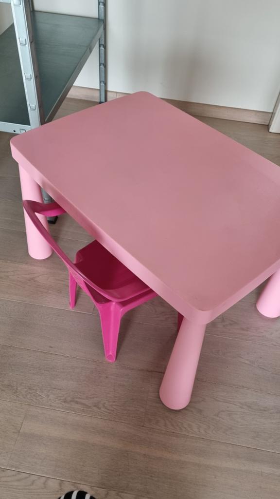 Ikea tafeltje mammut + stoeltje, Kinderen en Baby's, Kinderkamer | Tafels en Stoelen, Ophalen