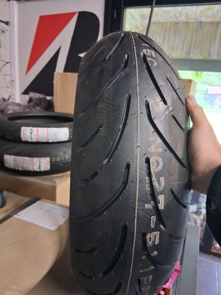 Motor band Bridgestone S21, Motoren, Ophalen
