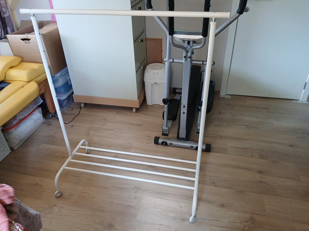 Kledingrek ikea rigga 2x ( €10/st), Enlèvement