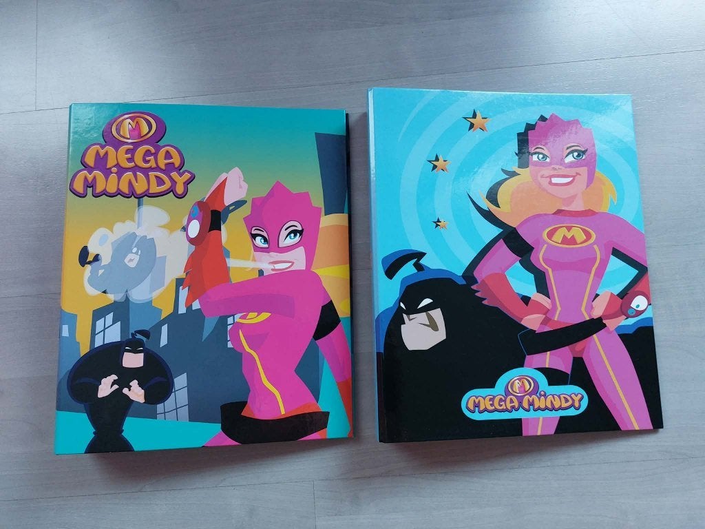 Ringmappen Twee stuks Nieuw Mega Mindy voor 2.50€ de Twee, Enlèvement