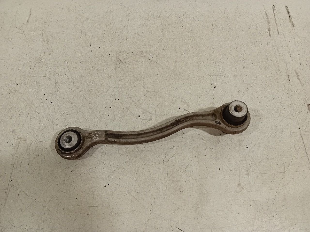 Draagarm rechts achter Mercedes-Benz C-Klasse, Onderdelen@venauto.nl, Van der Ven Autorecycling B.V., Gebruikt, Ettenseweg 76, 4706 PB Roosendaal, The Netherlands
