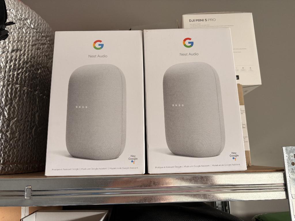 Nest Audio - Chalk / Grijs, Ophalen of Verzenden, Zo goed als nieuw, Zonder harde schijf