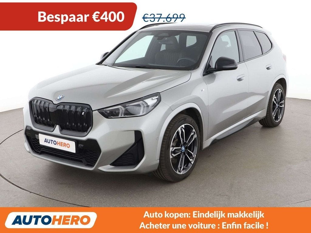BMW iX1 xDrive 30 M Sport (bj 2022, automaat), Auto's, BMW, Automaat, Gebruikt, https://public.car-pass.be/vhr/81b50ad2-6b97-455e-9f97-a0e80199f13f