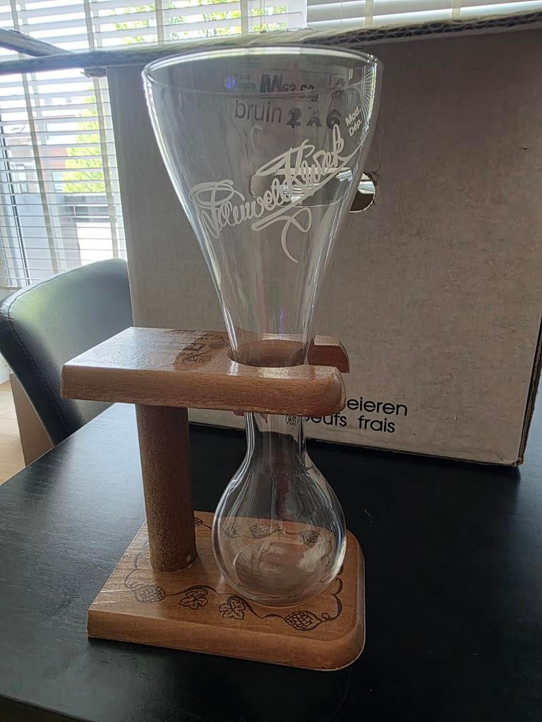 1 kwak glas met staander, Enlèvement