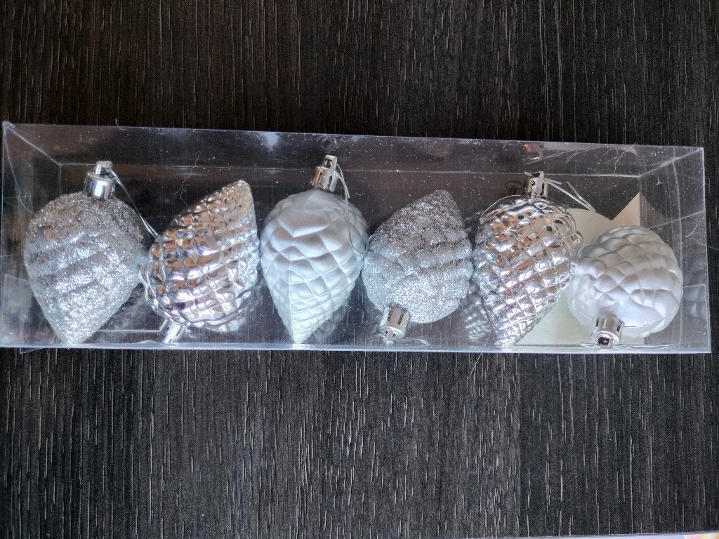 6 dennenappels - kerstversiering, Diversen, Kerst, Ophalen, Zo goed als nieuw