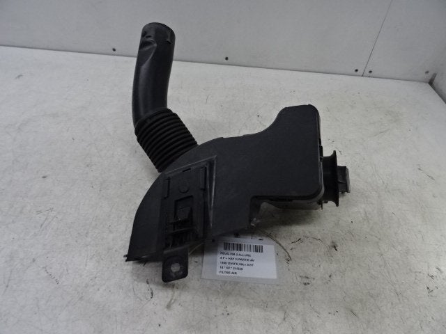 LUCHTFILTER Peugeot 208 I (CA / CC / CK / CL) (9682647680), Gebruikt, Peugeot