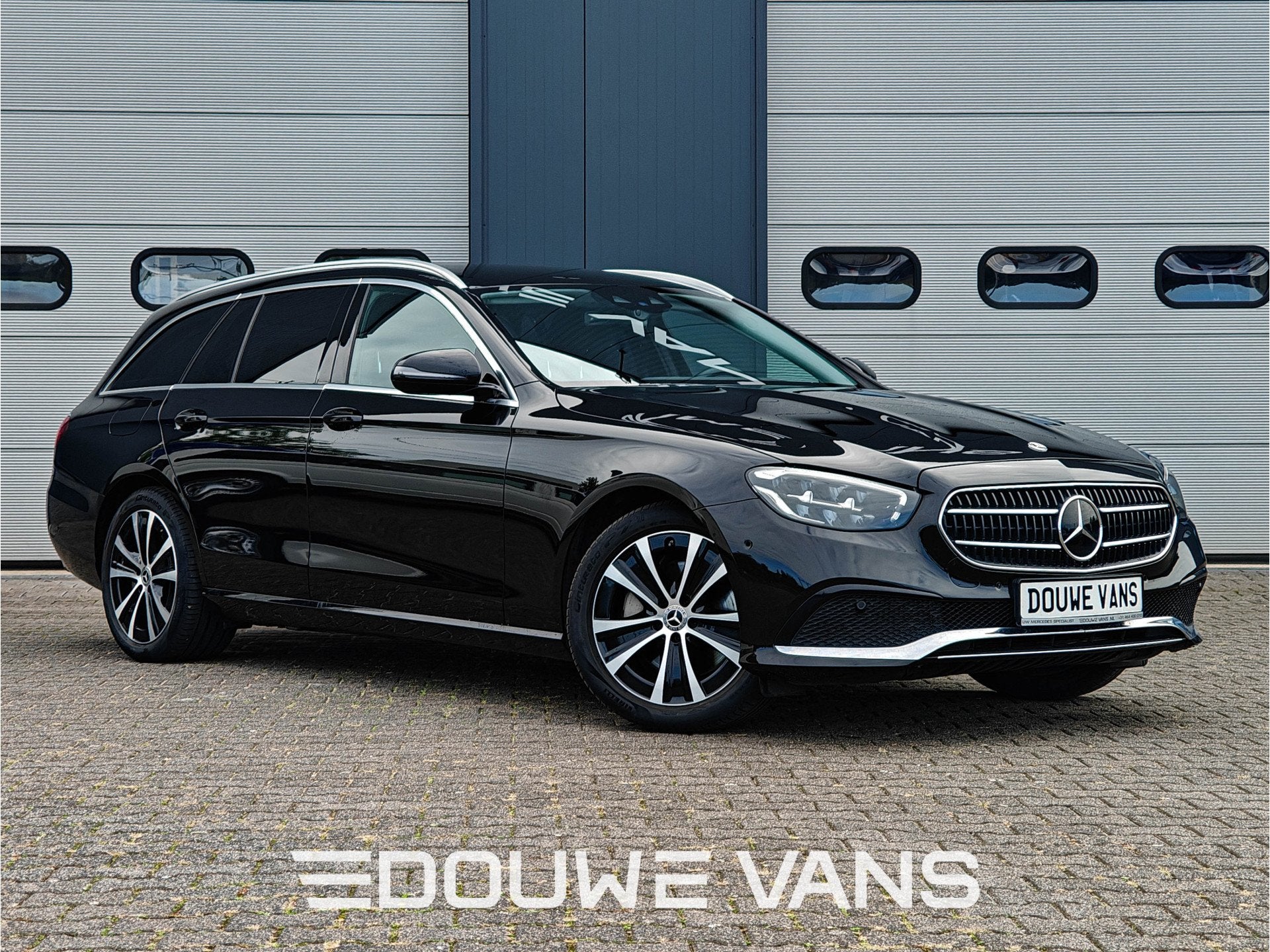 Mercedes-Benz E-Klasse 300e LED Carplay Camera Navigatie Sto, Auto's, Automaat, Dealer onderhouden, Stof, Gebruikt