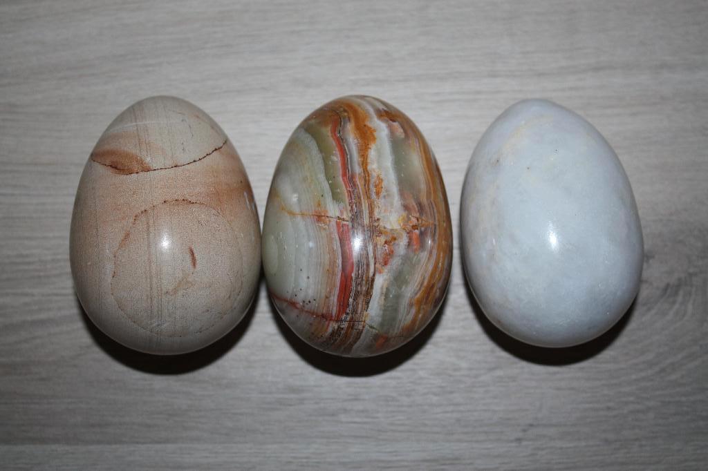 3x Stenen eieren , 7 cm hoog , marmer, Ophalen of Verzenden, Overige typen
