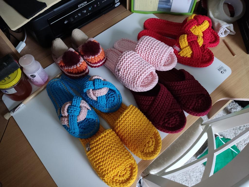 Handgemaakte pantoffels., Geel, Nieuw, Ophalen of Verzenden, Pantoffels of Sloffen
