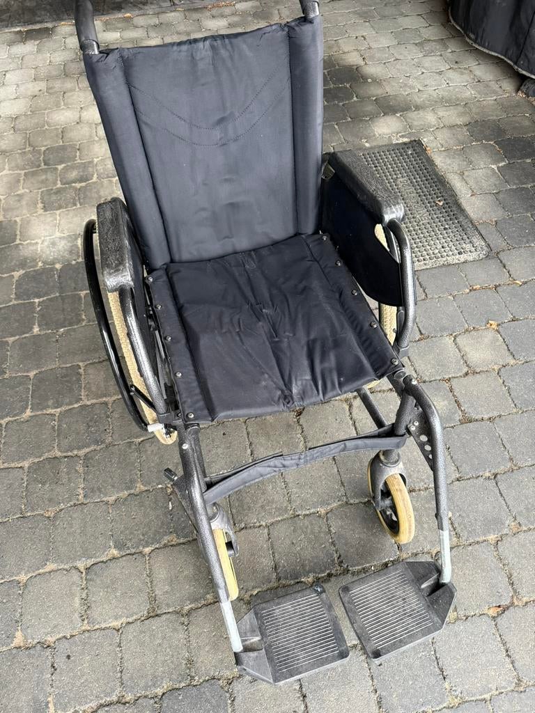 Zwarte zeer stevige duwrolstoel, Ophalen, Inklapbaar, Gebruikt, Duwrolstoel