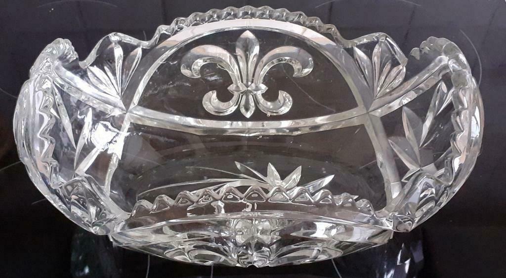 Plat en cristal, Enlèvement