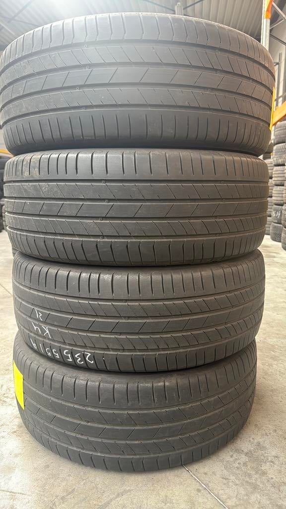 235/55/19  235/55R19  2355519 zomerbandan merk Kumho, Ophalen