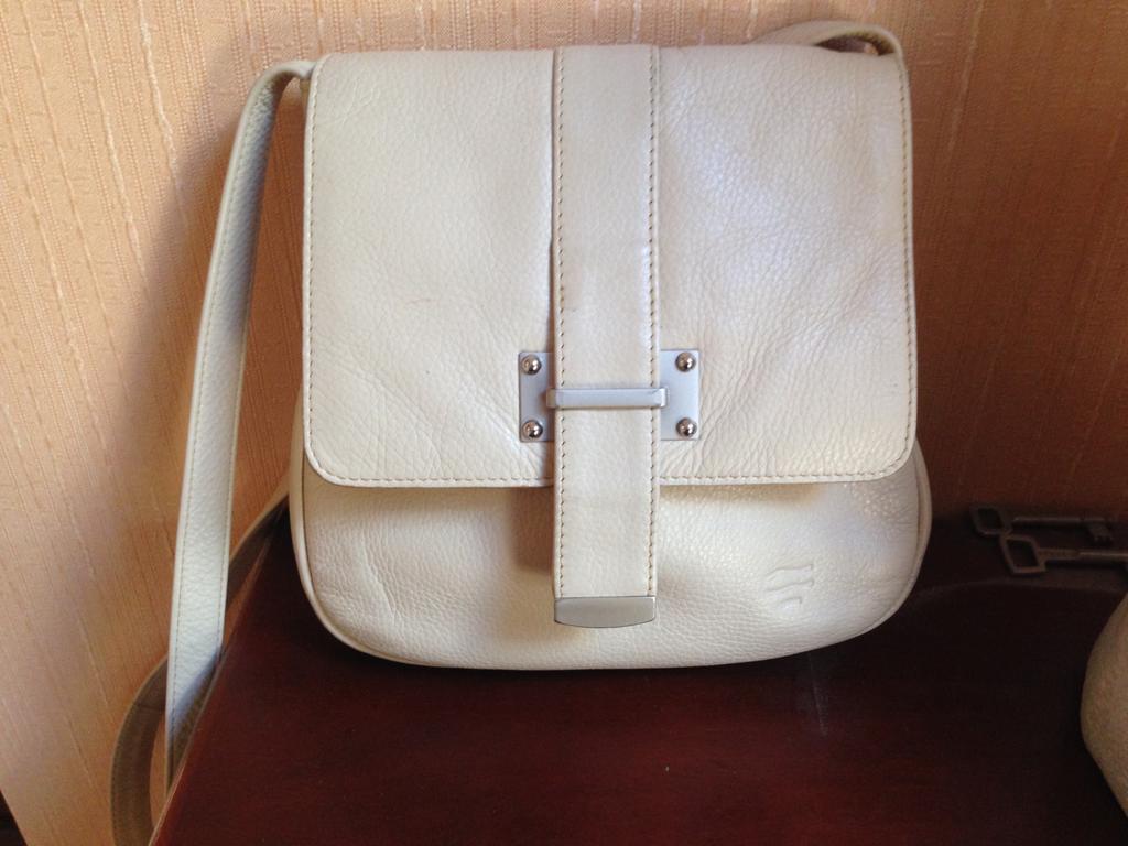 Mooie beige handtas Crinkles, Handtassen en Accessoires, Ophalen of Verzenden, Zo goed als nieuw, Beige, Handtas