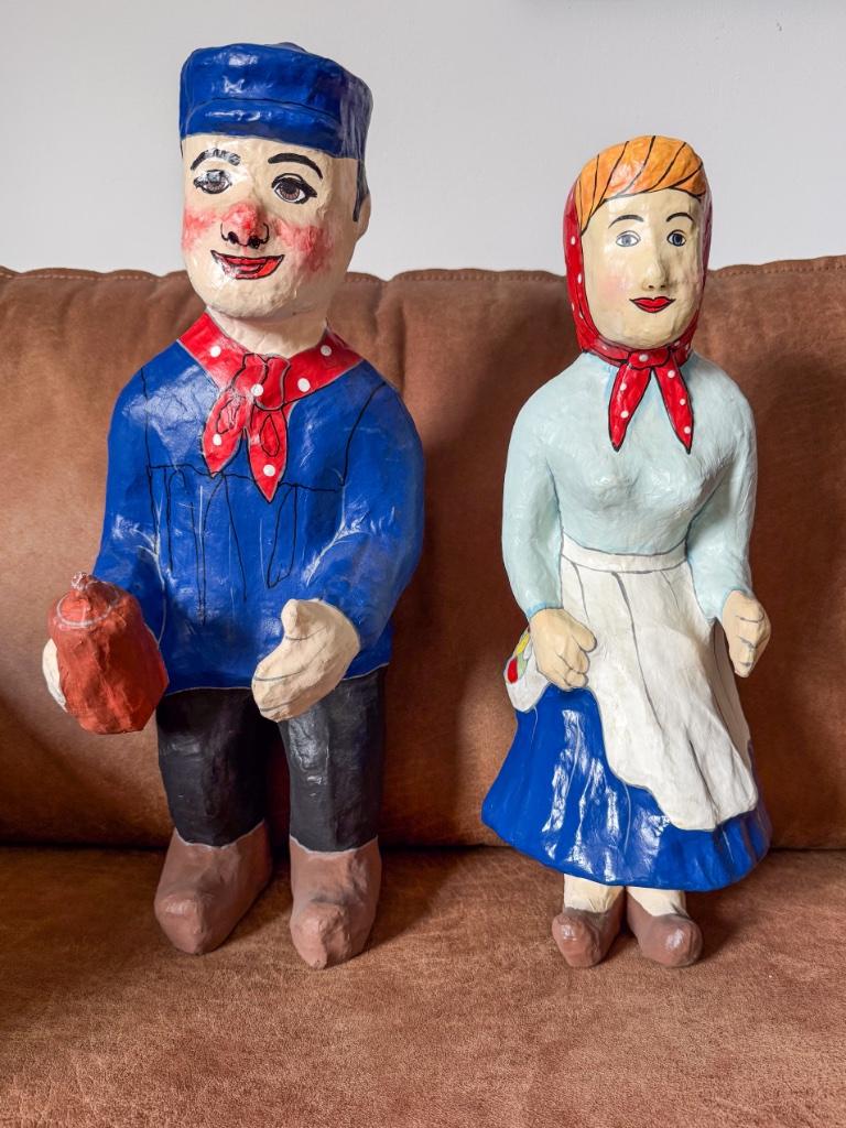 Tchantchès et Nanesse en papier mâché (49 cm de haut), Enlèvement ou Envoi, Comme neuf, Humain