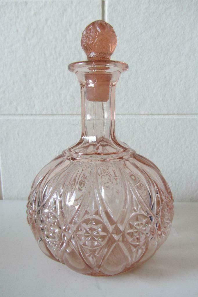 Verre Rose - Carafe avec bouchon - 22 cm de hauteur, Enlèvement ou Envoi, Maison et Meubles
