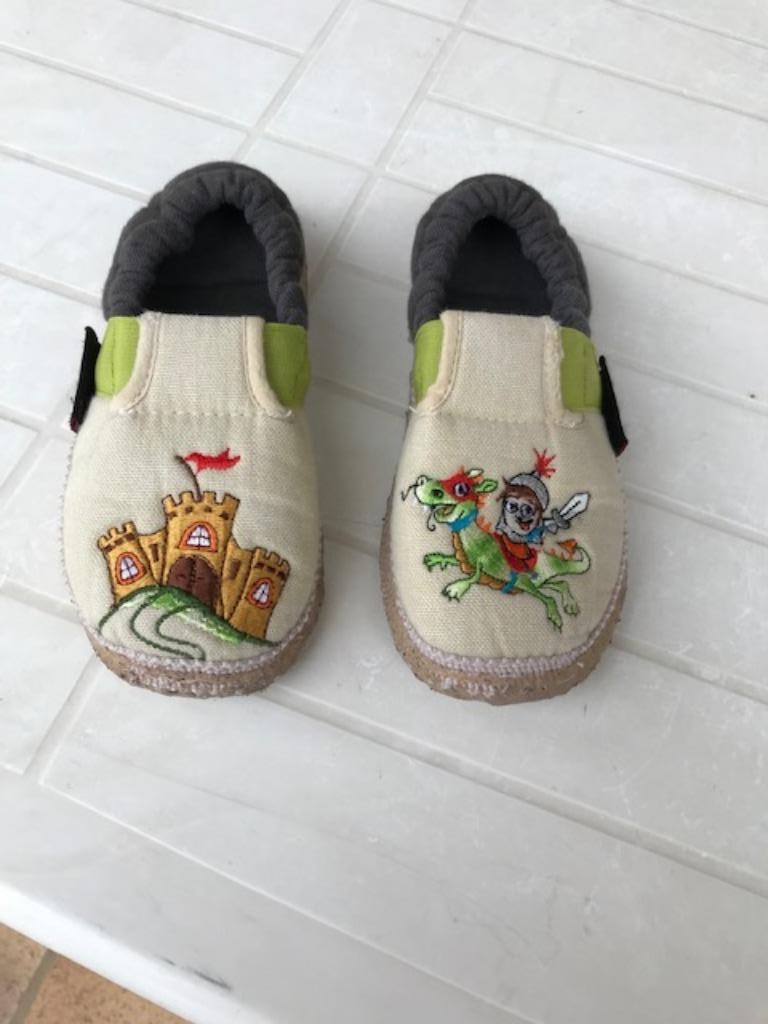 pantoffels kinderen, Ophalen, Zo goed als nieuw
