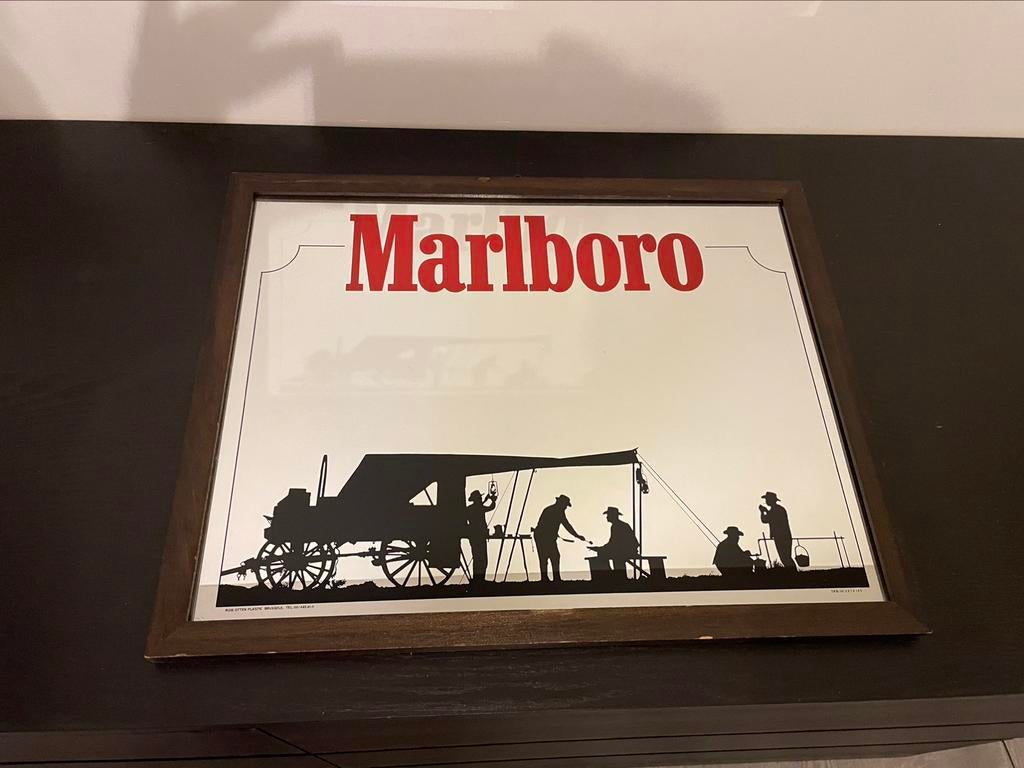Spiegel MARLBORO COUNTRY, Ophalen