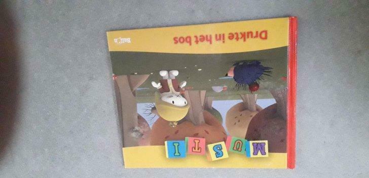 Prentenboek Musti Drukte in het bos (thema Herfst), Enlèvement, Utilisé, 0 à 6 mois
