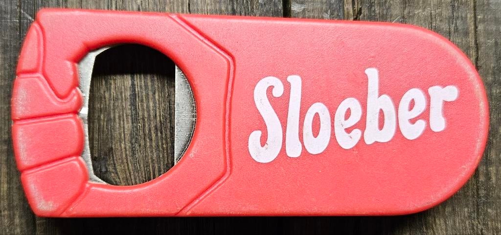 Sloeber flesopener vintage Oudenaarde
Dit is een, Verzamelen, Biermerken, Zo goed als nieuw, Flesopener, Ophalen of Verzenden