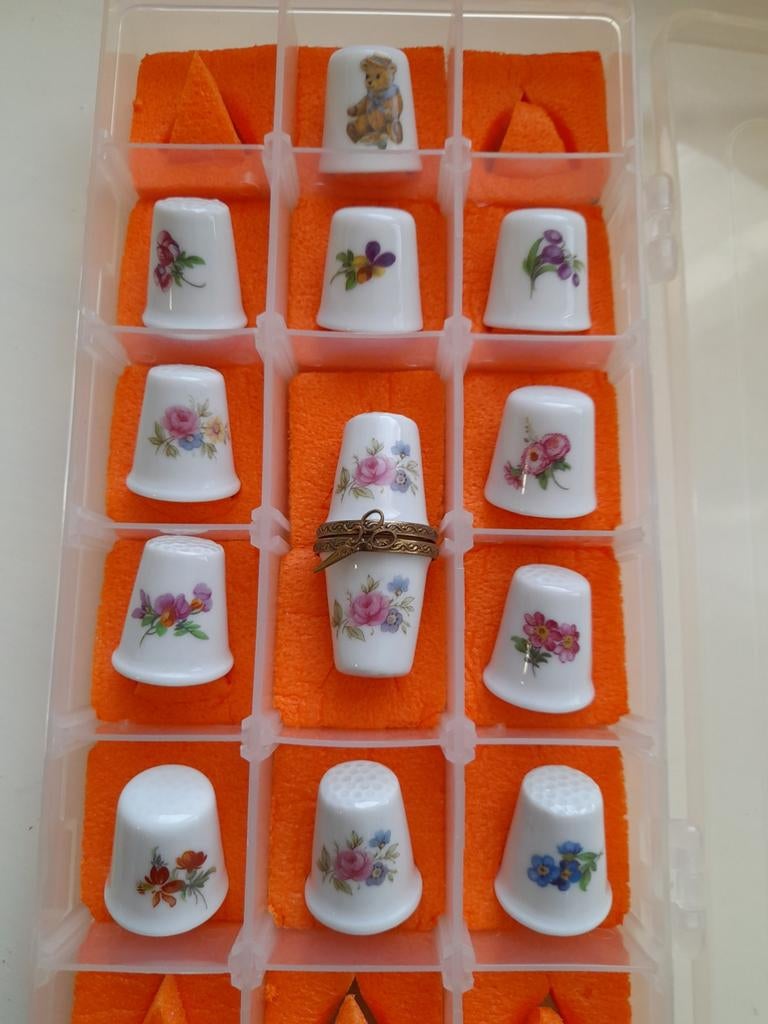 Limoges vingerhoedjes, Ophalen of Verzenden