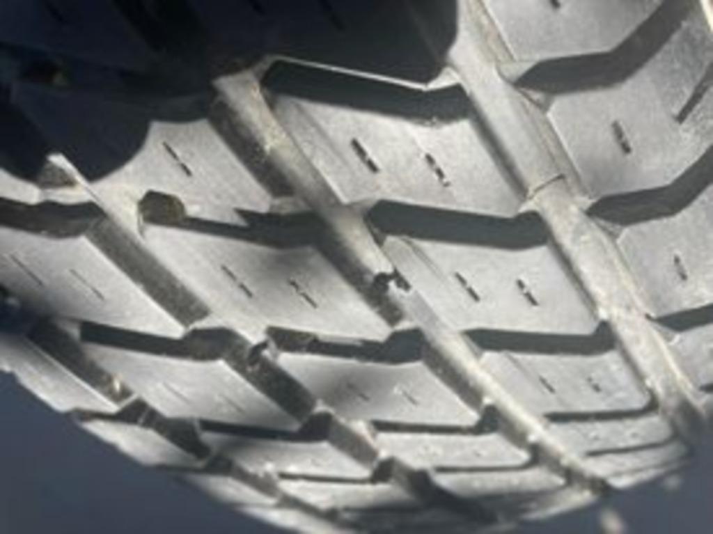 1 seul pneu sur jante (pirelli p 600 185/65 R15 88H), Autos : Pièces & Accessoires, Pneus & Jantes, Enlèvement, Autre, Autre