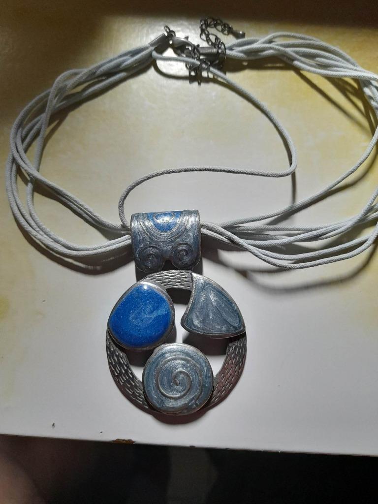 Collier « Saske Ava Design Ezotericky » pour femme, Bijoux, Sacs & Beauté, Colliers, Avec strass, Enlèvement ou Envoi, Utilisé