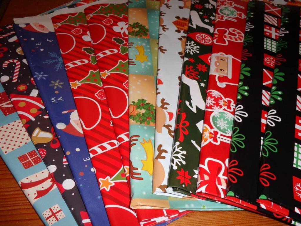 papier cadeau décors Noël : 8 feuilles 70 cm/50 cm, Enlèvement ou Envoi, Neuf