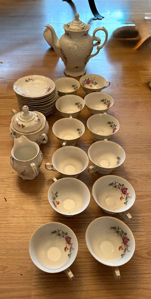 Porcelaine de Walbrzych, Enlèvement