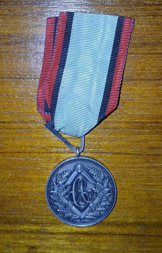 Vrijmetselarij 19e eeuw zilveren medaille franc-maconnerie, Ophalen of Verzenden, Zilver