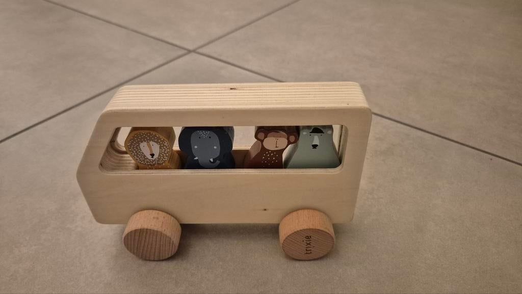 Trixie animal bus, Ophalen