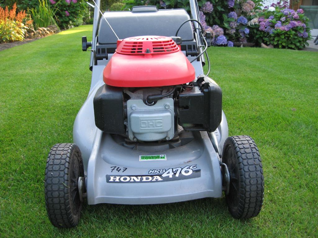 Grasmaaier Honda , zelftrekkend, 6pk, effect voetbalplein, Tuin en Terras, Ophalen, Zo goed als nieuw, Opvangbak