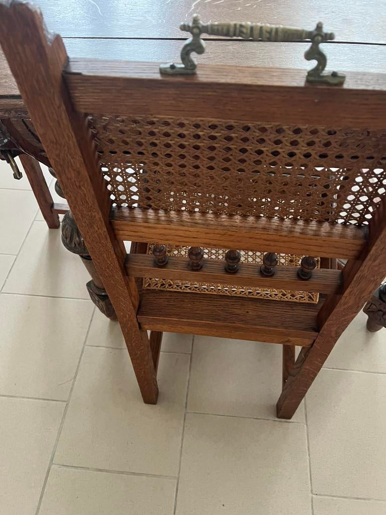 Oud tafeltje met bijpassende stoelen, Antiek en Kunst, Antiek | Meubels | Tafels, Ophalen