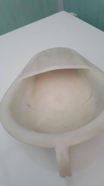Bedpan, Diversen, Ophalen
