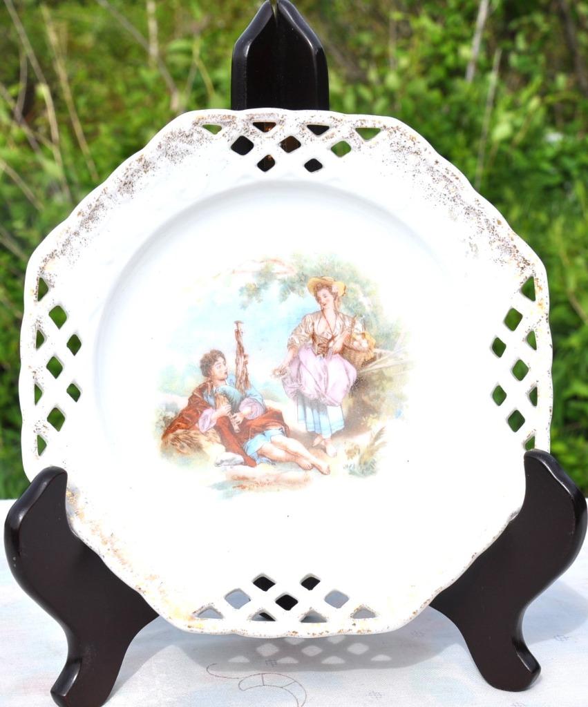 assiette porcelaine ajourée  decor bergere et musicien, Antiquités & Art, Enlèvement ou Envoi