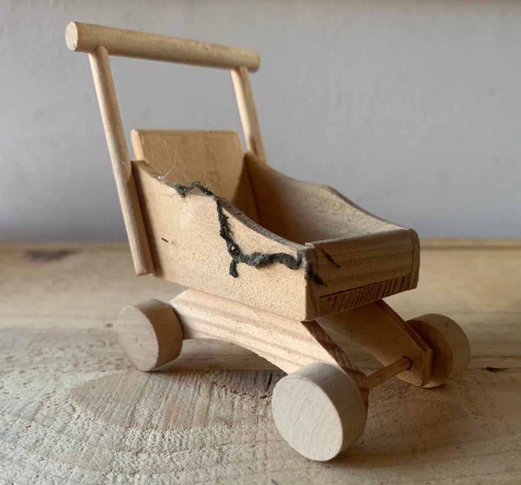 Poussette en bois, Enfants & Bébés, Chambre d'enfant | Meubles Autre, Comme neuf, Autres types, Enlèvement ou Envoi