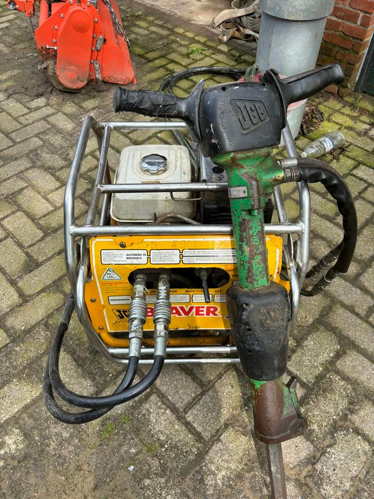 Jcb beaver met breekhamer, Doe-het-zelf en Bouw, Ophalen, Gebruikt