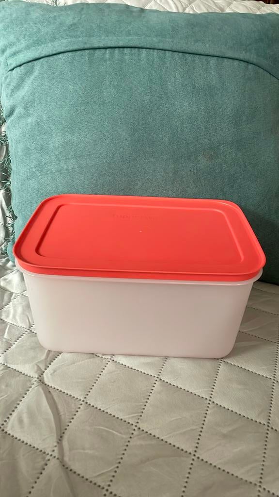 Boîte Igloo Tupperware 2,5 L, Maison & Meubles, Neuf, Rouge, Tupperware, Enlèvement ou Envoi