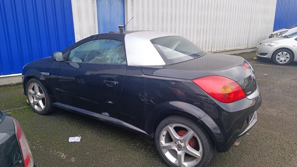 Opel Tigra 2006,10600 KM, 1.4 CC, Transit only., Auto's, Voorwielaandrijving, Zwart, 4 cilinders, Zwart