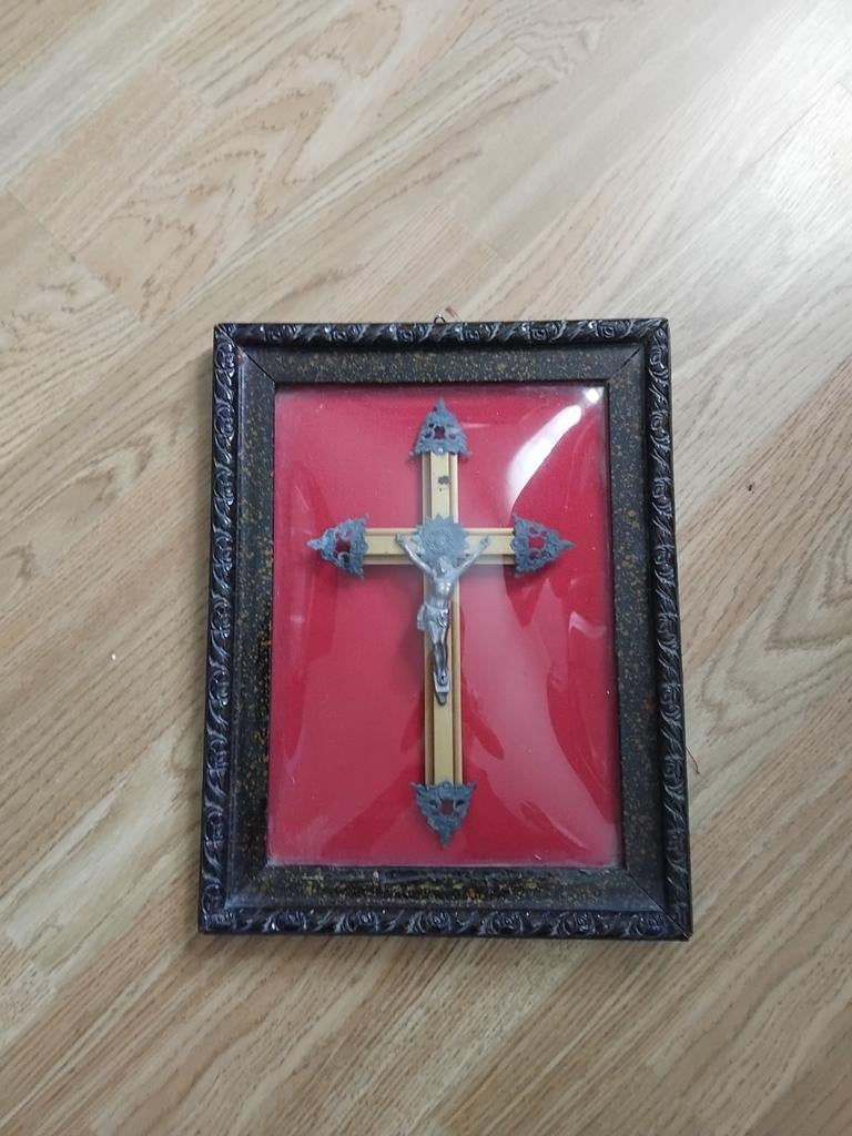Jezus kruis 100 jaar gelden, Ophalen