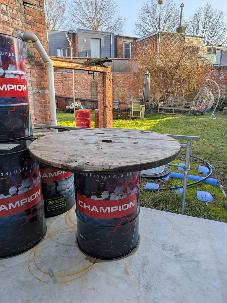 Olievat tuintafel, Ophalen, Rond