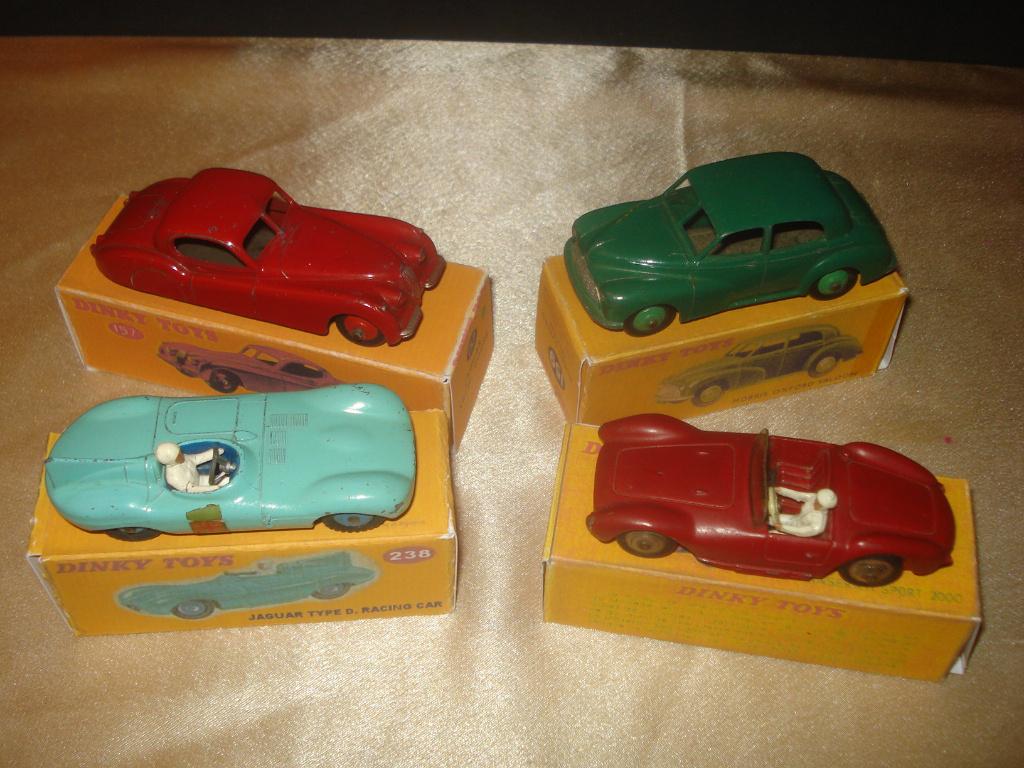 DINKY TOYS Lot de 4 Anciennes Voitures + Boîtes, Ophalen of Verzenden, Gebruikt, Auto, Dinky Toys