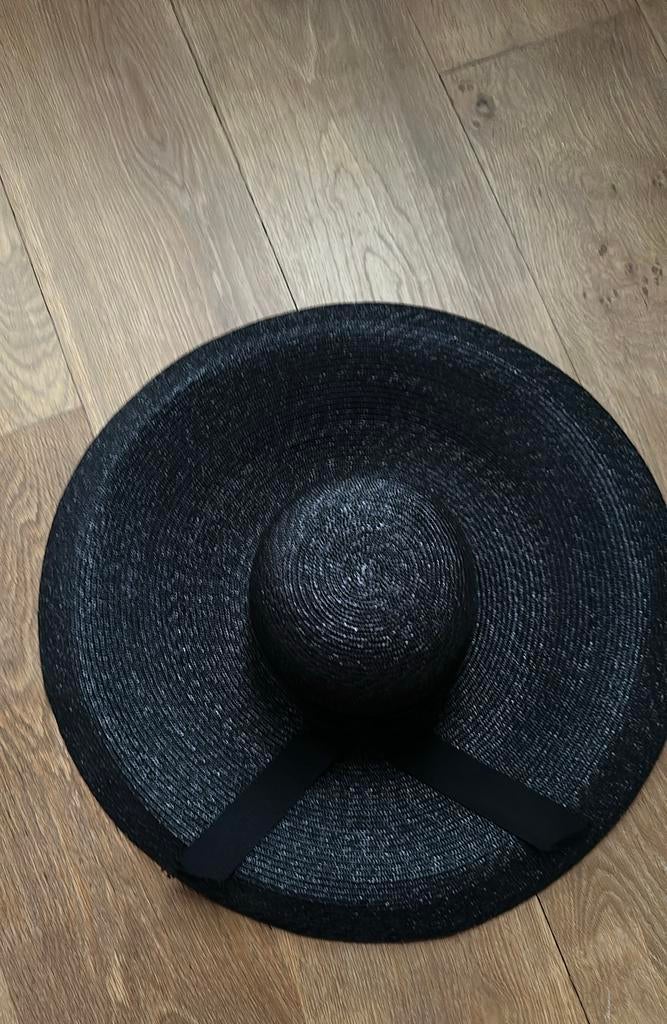 Grand chapeau de cérémonie, Vêtements | Femmes, Enlèvement, Neuf, Chapeau