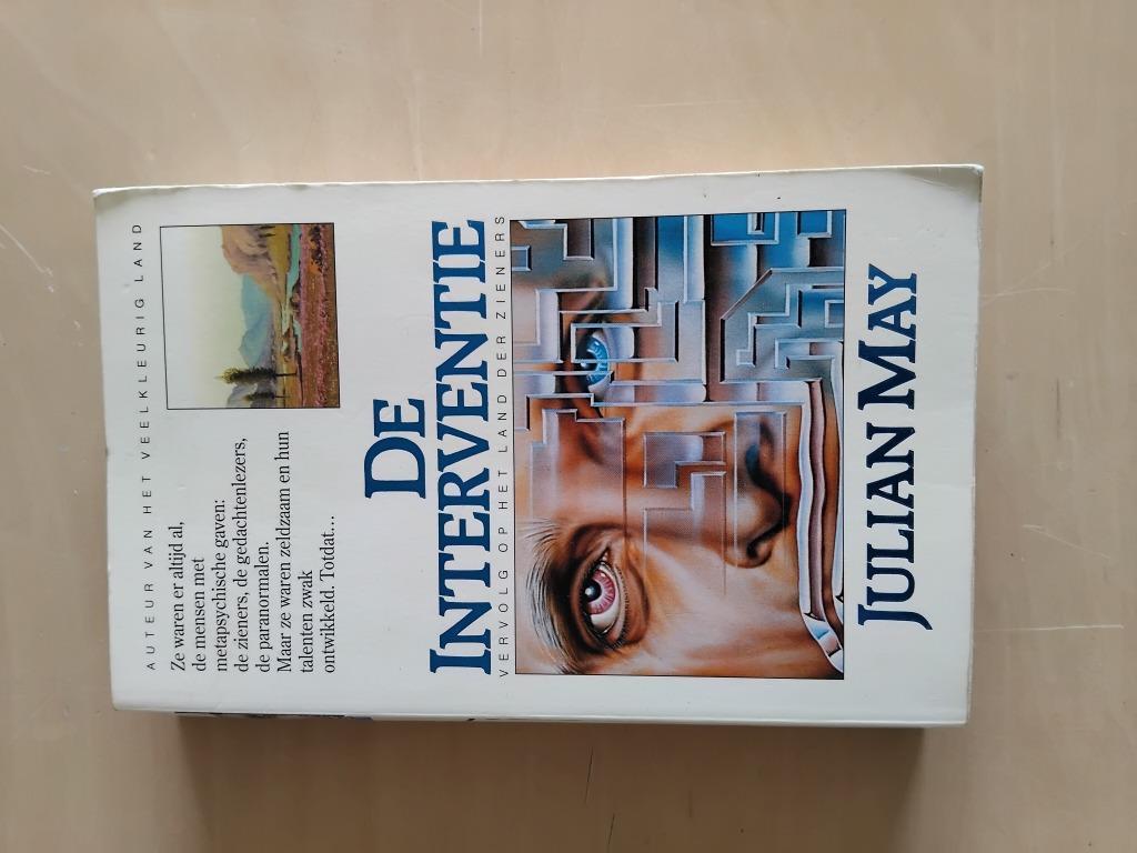 Boek De interventie - Julian May, Ophalen of Verzenden