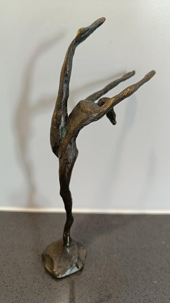 Bronzen danseres, Enlèvement ou Envoi