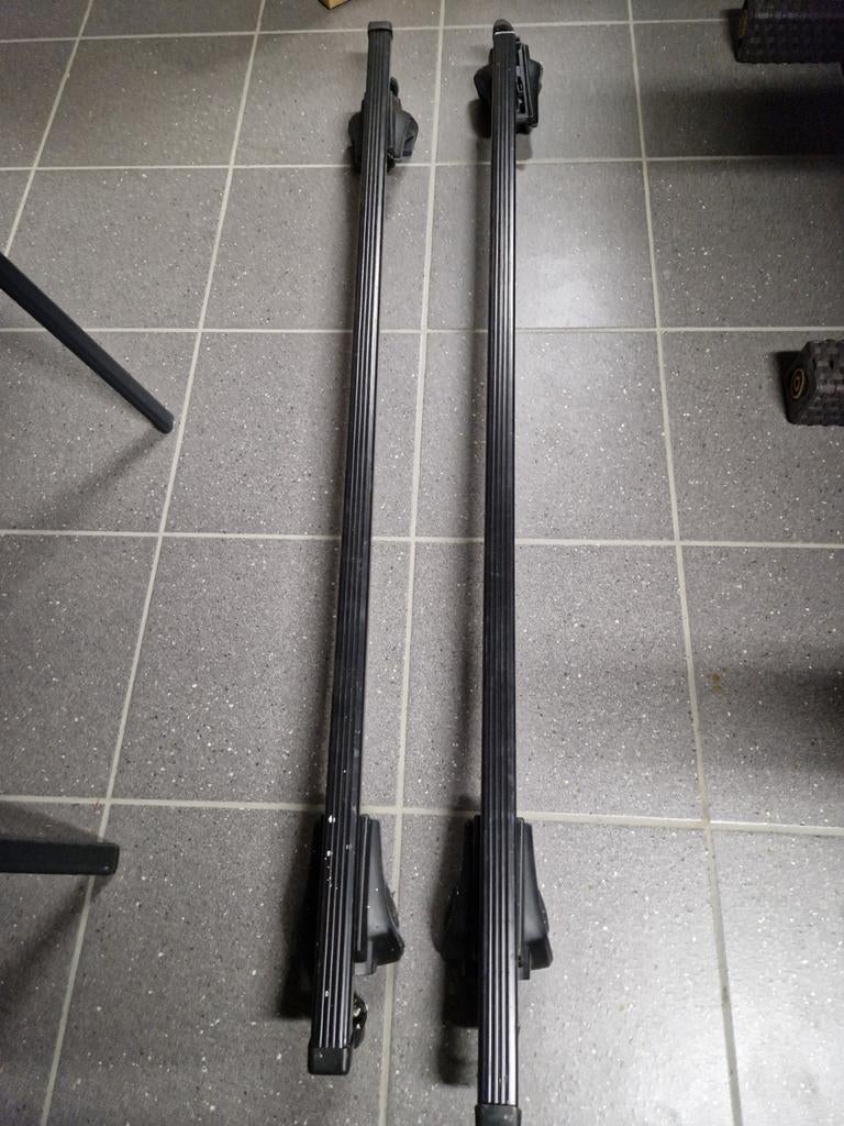 Barre de toit. Thule, Autos : Pièces & Accessoires, Enlèvement, Neuf